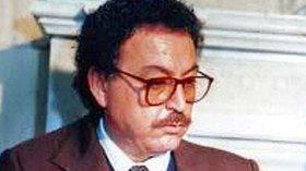 تكريم علولة ومجوبي وانتقاد لـ “ذئاب” السياسة