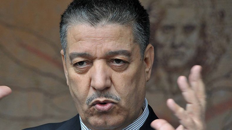 وزير الصحة يعد بالتكفل بملف دكتوراه طب الأسنان والصيدلة