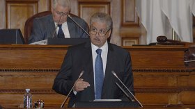 لا رفع للتجميد عن مسابقات التوظيف ولا استخلاف للمناصب الشاغرة!