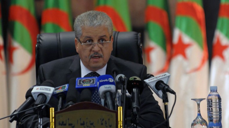 سلال: لست “بابا نوال”.. وسنموت واقفين