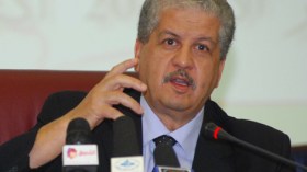 بطاقات خاصة تضمن مجانية النقل للشباب