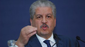 القروض البنكية حلال.. فاستفيدوا منها على رقبتي
