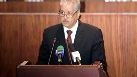 سلال “ينوب” عن بوتفليقة في جلسات الاستماع للوزراء خلال رمضان