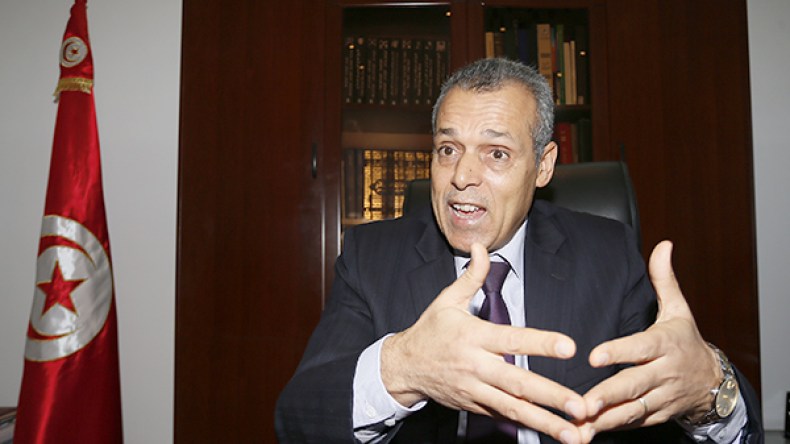 استدركنا خطأ وكالة الأنباء التونسية والجزائر لم تغلق حدودها