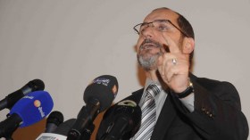 مقري: لسنا أغبياء ولن نقبل أن تشترينا السلطة بالإغراءات