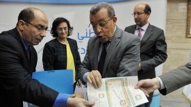 ضبط شروط بيع أو رهن القرض السندي أو التنازل عنه