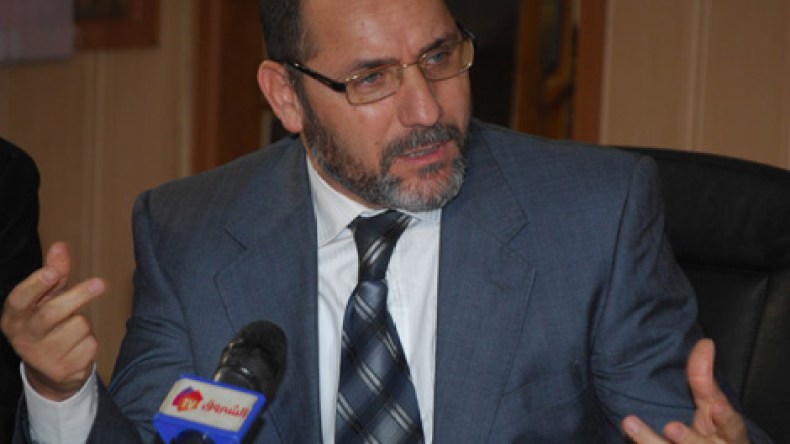 مقري: “الأزمة المالية تؤكد أننا لا نبيع مواقفنا وغير قابلين للابتزاز”