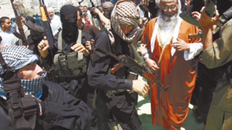 قاعدة فلسطين.. أنصار الله أم أنصار دحلان ؟