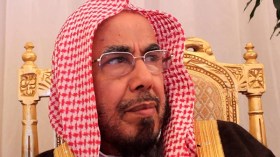 المرأة ليست ملزمة بارتداء العباءة ما دامت تستر نفسها