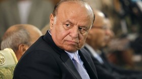 هل الرئيس اليمني تحت الإقامة الجبرية في السعودية؟