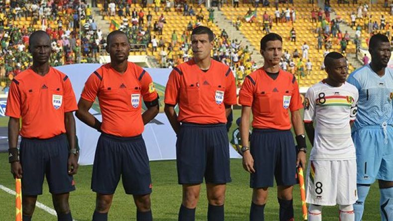 عبيد شارف حكما رابعا في مباراة كرواتيا وألمانيا