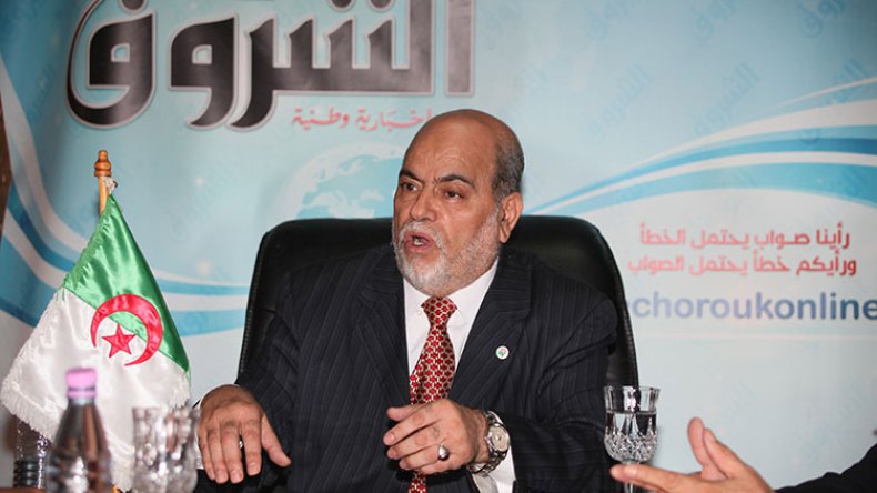 سلطاني: بوتفليقة مطالب بتوفير انتقال ديمقراطي سلس