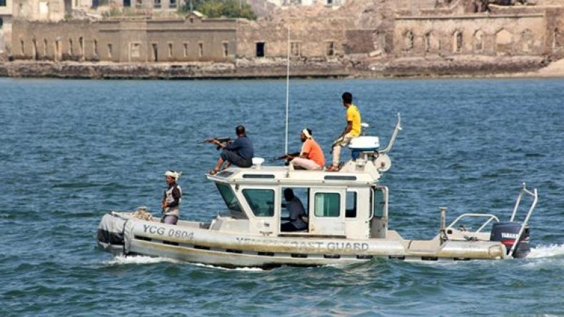 60 مفقوداً بعد غرق سفينة قبالة سواحل اليمن