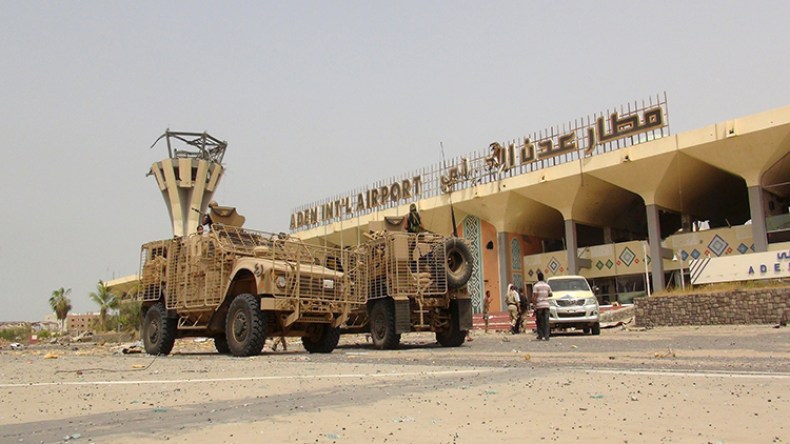 طائرة عسكرية سعودية تصل إلى مطار عدن