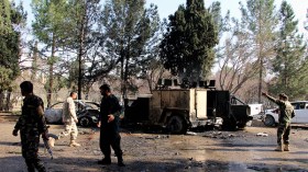 مقتل 11 شرطياً أفغانياً بيد زميلهم المرتبط بطالبان