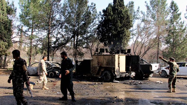 مقتل 11 شرطياً أفغانياً بيد زميلهم المرتبط بطالبان