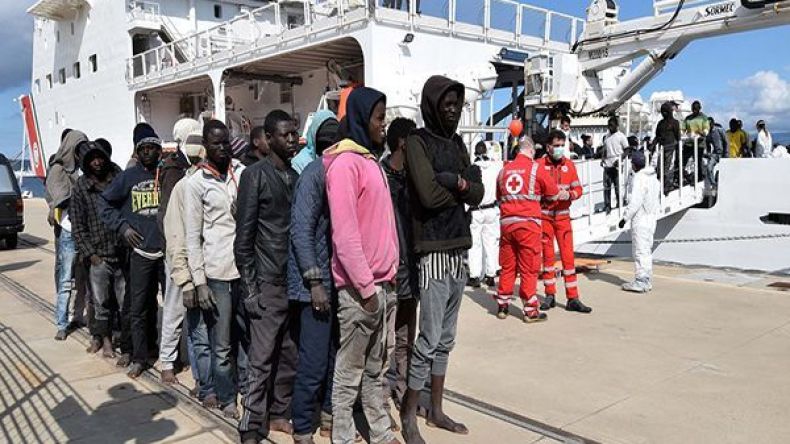 الأوبزرفر: ليبيا طريق المهاجرين الجديد إلى أوروبا