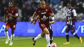 “قسحي” يفلت  و”بن طالب” يهزم “محرز”