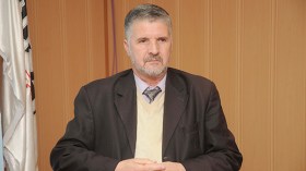 أطفالنا ليسوا لعبة بين أيديكم