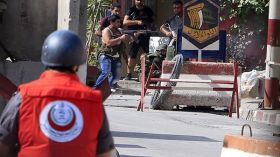 سقوط قتيل في تجدد الاشتباكات في مخيم عين الحلوة الفلسطيني