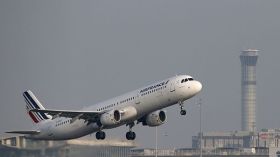 تحويل مسار طائرتين فرنسيتين بعد تهديدات بوجود قنابل