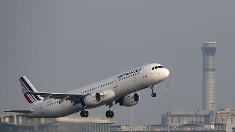 تحويل مسار طائرتين فرنسيتين بعد تهديدات بوجود قنابل