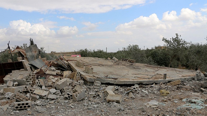 مقتل 30 مدنياً في غارة جوية شرقي سوريا