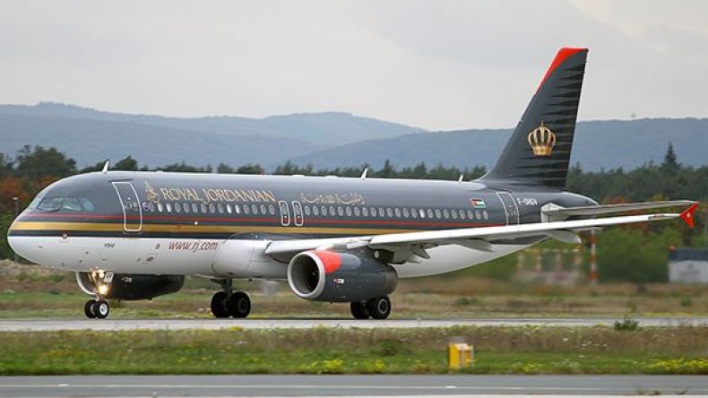 طائرة أردنية كانت متوجهة إلى دبي تعود إلى عمّان