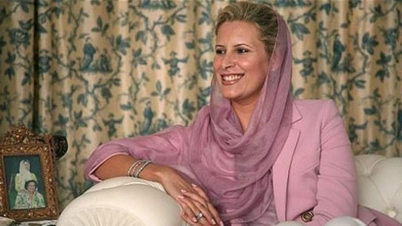 عائشة القذافي تخرج عن صمتها مجددا وتحرج الجزائر