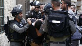 شرطة الاحتلال تنسحب من ساحات المسجد الأقصى