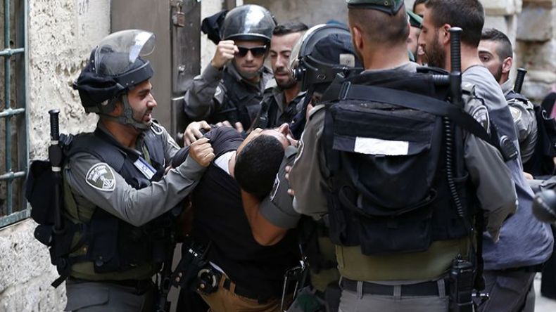 شرطة الاحتلال تنسحب من ساحات المسجد الأقصى