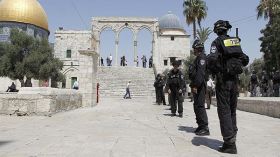 الأردن والاحتلال يتفقان على تركيب كاميرات مراقبة في المسجد الأقصى