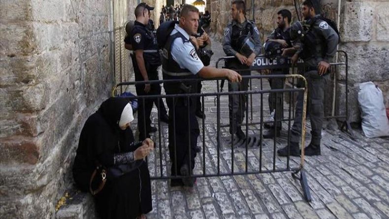 مستوطنون يقتحمون المسجد الأقصى تحت حراسة قوات الاحتلال