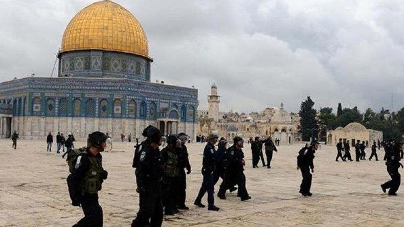 75 مستوطناً يقتحمون المسجد الأقصى