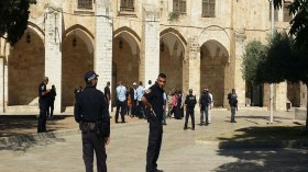 قوات الاحتلال تنسحب من المسجد الأقصى مخلفة دماراً وإصابات