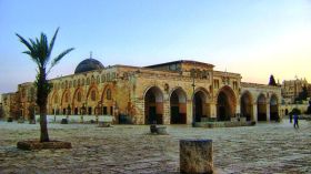 شرطة الاحتلال تعتقل ستة من موظفي المسجد الأقصى