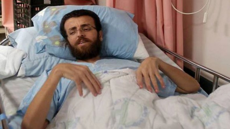 الصحفي الفلسطيني الأسير محمد القيق ينهي إضرابه عن الطعام