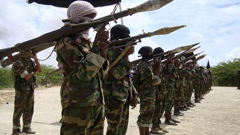 مقتل عشرة جنود في هجوم لحركة الشباب على قاعدة عسكرية صومالية
