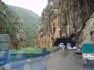 Security forces defused a bomb in Lakhdaria