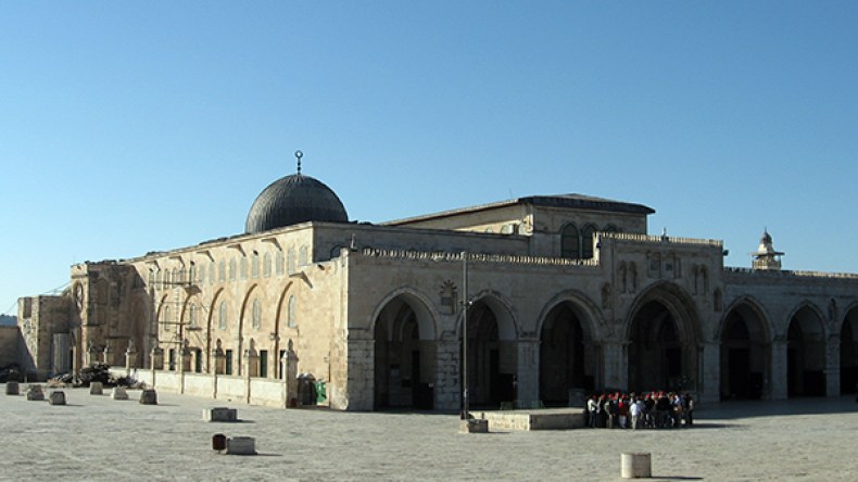 عن مناضل جزائري في القدس