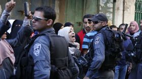 شرطة الاحتلال تنسحب من ساحات المسجد الأقصى