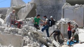 طائرات روسية تقصف مخيماً على الحدود السورية مع الأردن