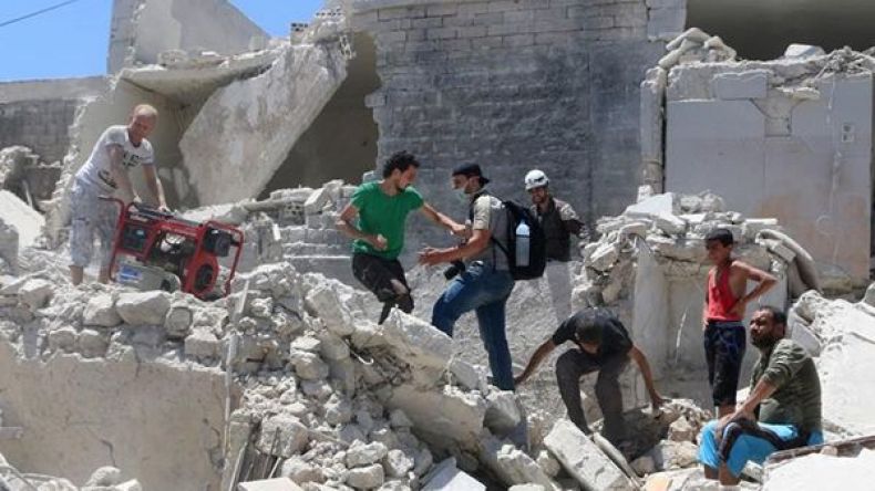 طائرات روسية تقصف مخيماً على الحدود السورية مع الأردن