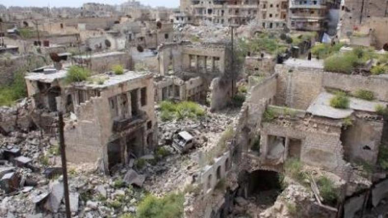تسعة قتلى بينهم خمسة أطفال في قصف جوي على مدرسة في حلب