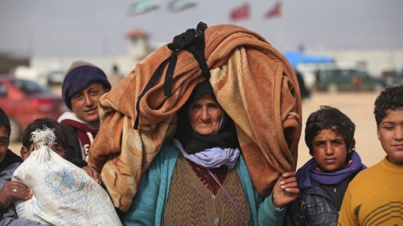 استمرار نزوح السوريين باتجاه الحدود التركية