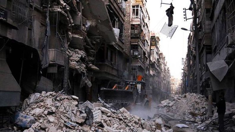 قصف في حلب يصيب مركزاً لتوزيع الخبز ومستشفيين