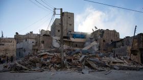 غارات متواصلة على حلب قبل أيام من محادثات حول سوريا