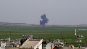 مقاتلو المعارضة السورية يسقطون طائرة حربية جنوبي حلب