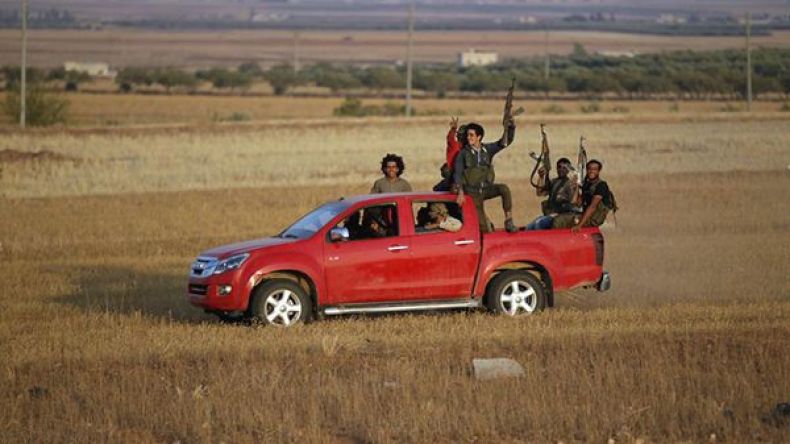 عشرة قتلى في تفجير لـ”داعش” شمالي سوريا