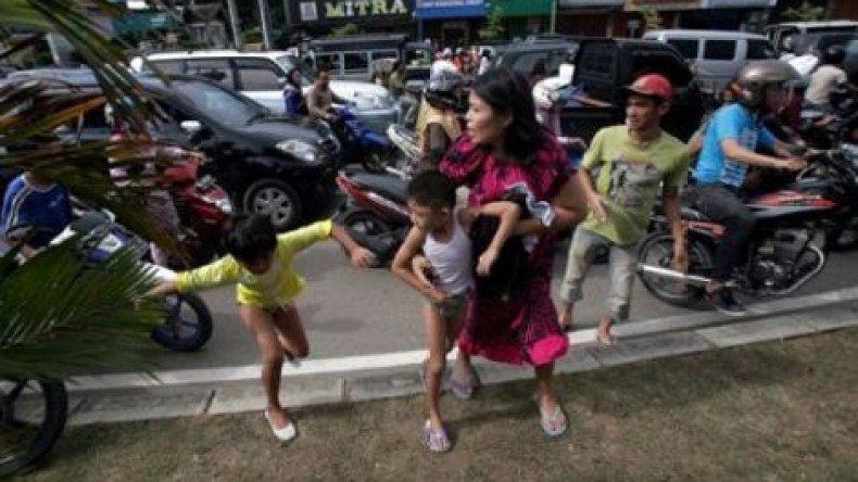 زلزال عنيف قرب أندونسيا وطوارئ على سواحل قارتي آسيا وإفريقيا